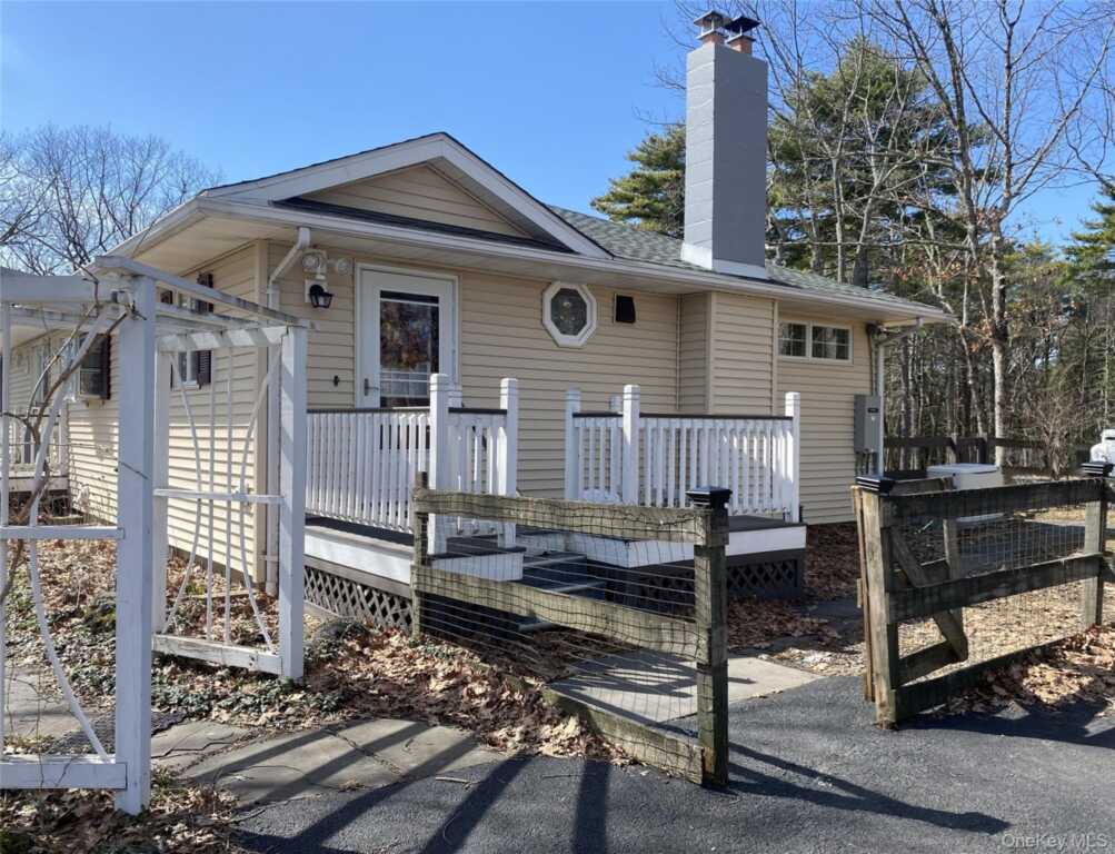 235 Stickles Terrace, Hurley, NY 12401