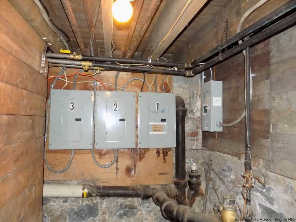 64 Pine Grove Avenue, Kingston, NY 20194645 HVREB